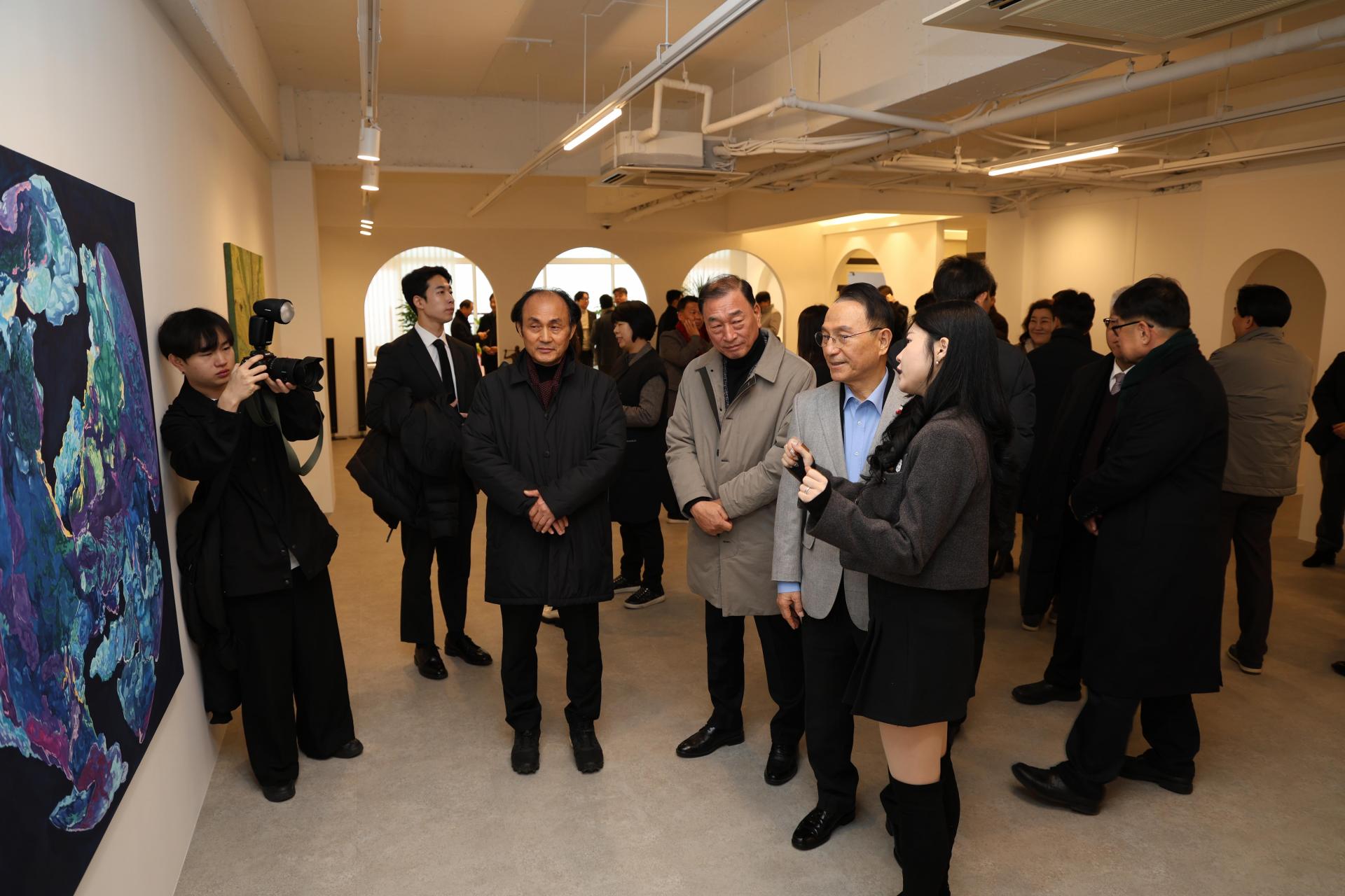 안내 데스크와 대기 공간