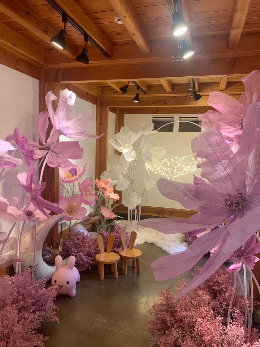 꽃이 있는 시간展 설치 전경 1